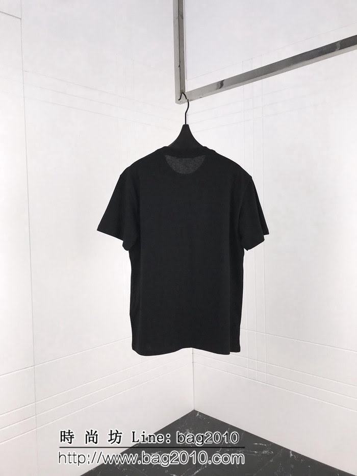 FENDI芬迪 19ss Roma系列 早春新款 厚版立體印花 黑色短袖 男女同款 ydi1863